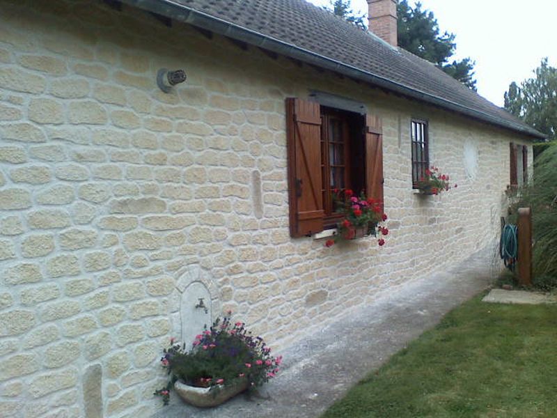 Joint à la chaux, façade en pierre à Comblanchien